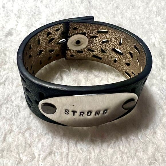 Black Leather Snap Button Strong Oval Silver Tone Bracelet - Picture 2 of 7